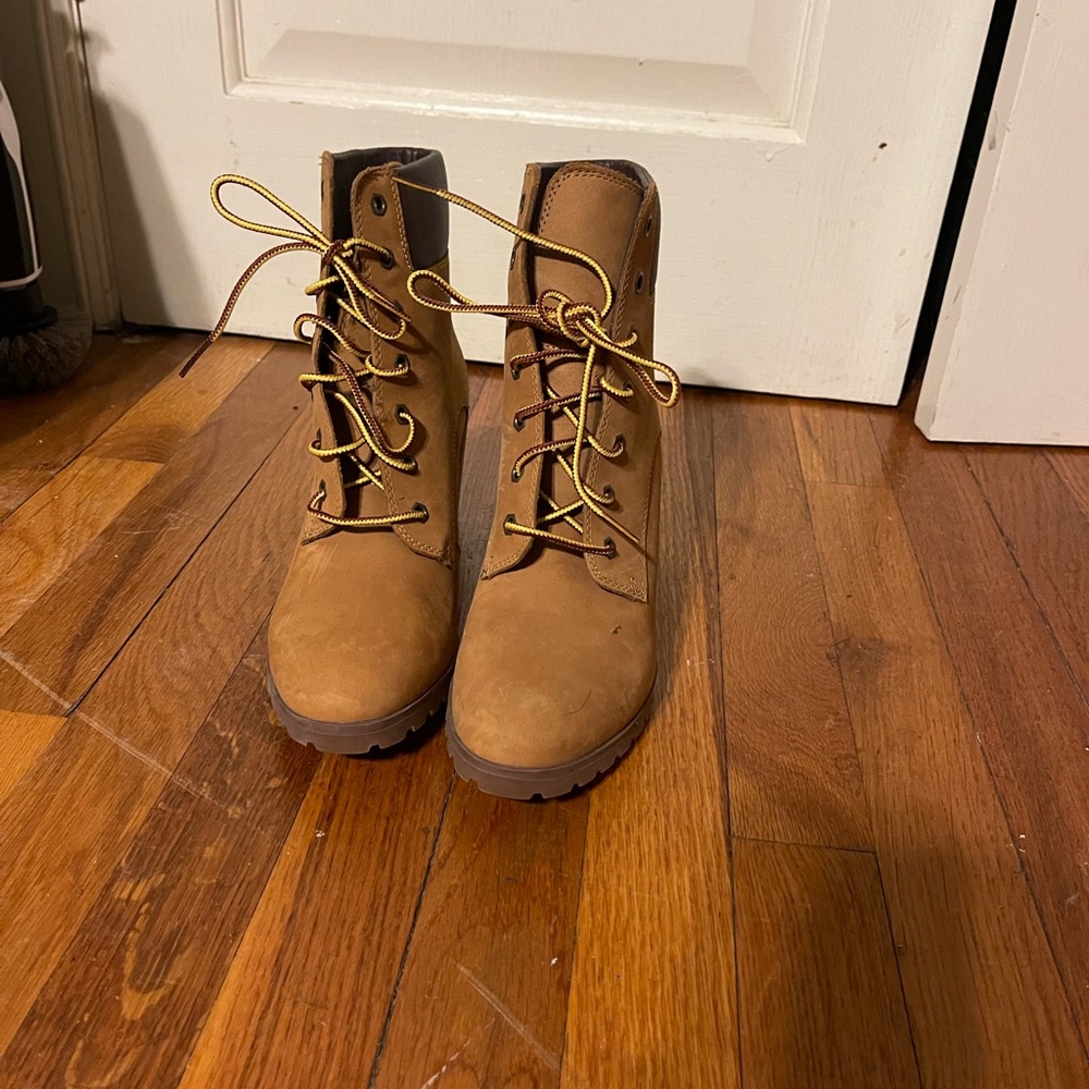 Women's Tan Lace-Up Boots